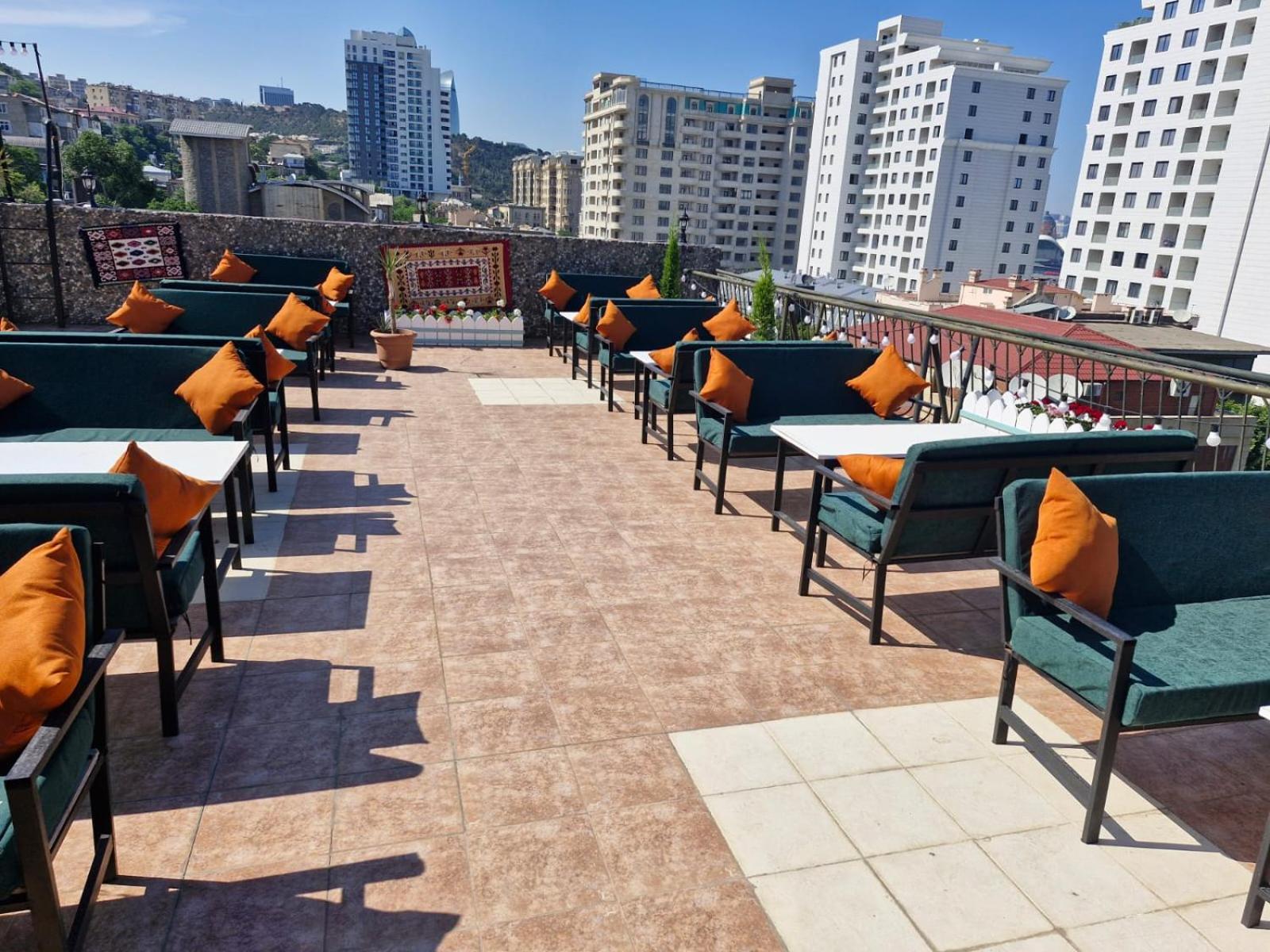 Hotel Nur & Terrace Cafe Baku